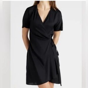 NWT Quince Washable Stretch Silk Wrap Dress Black Medium